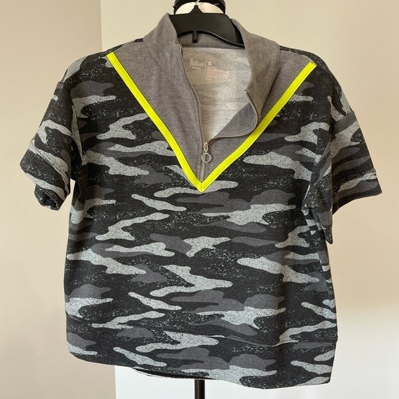 Flirtitude Active top in a size small - Picture 12 of 12